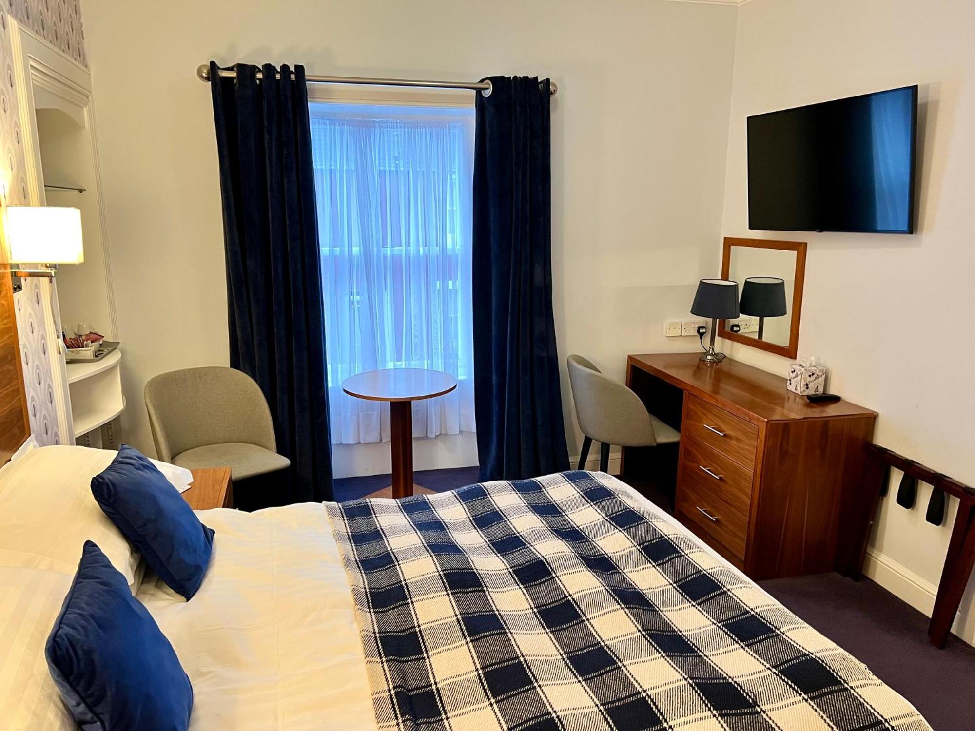 Selkirk Arms Hotel Къркъдбрайт Екстериор снимка